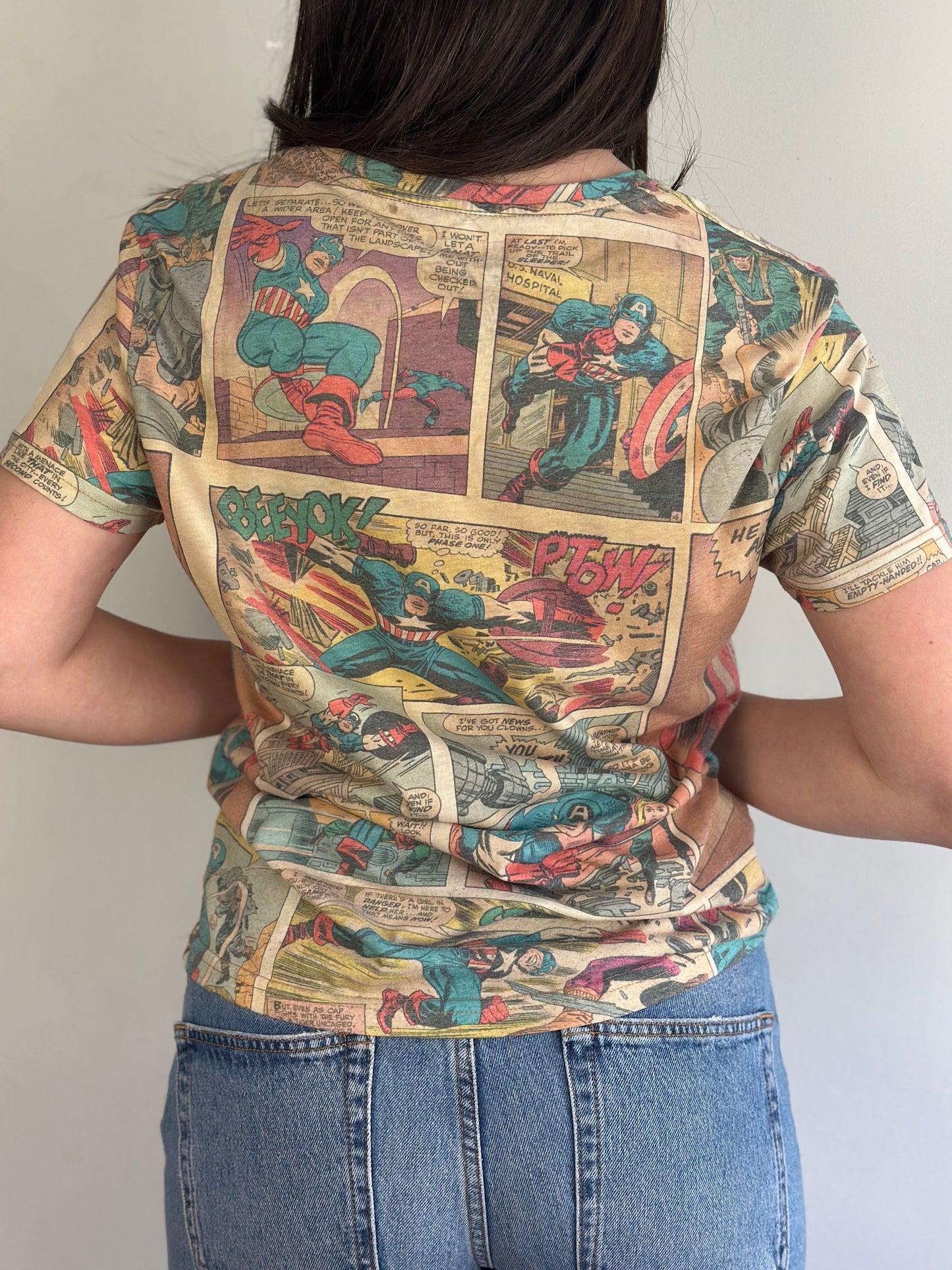 MARVEL T-shirt