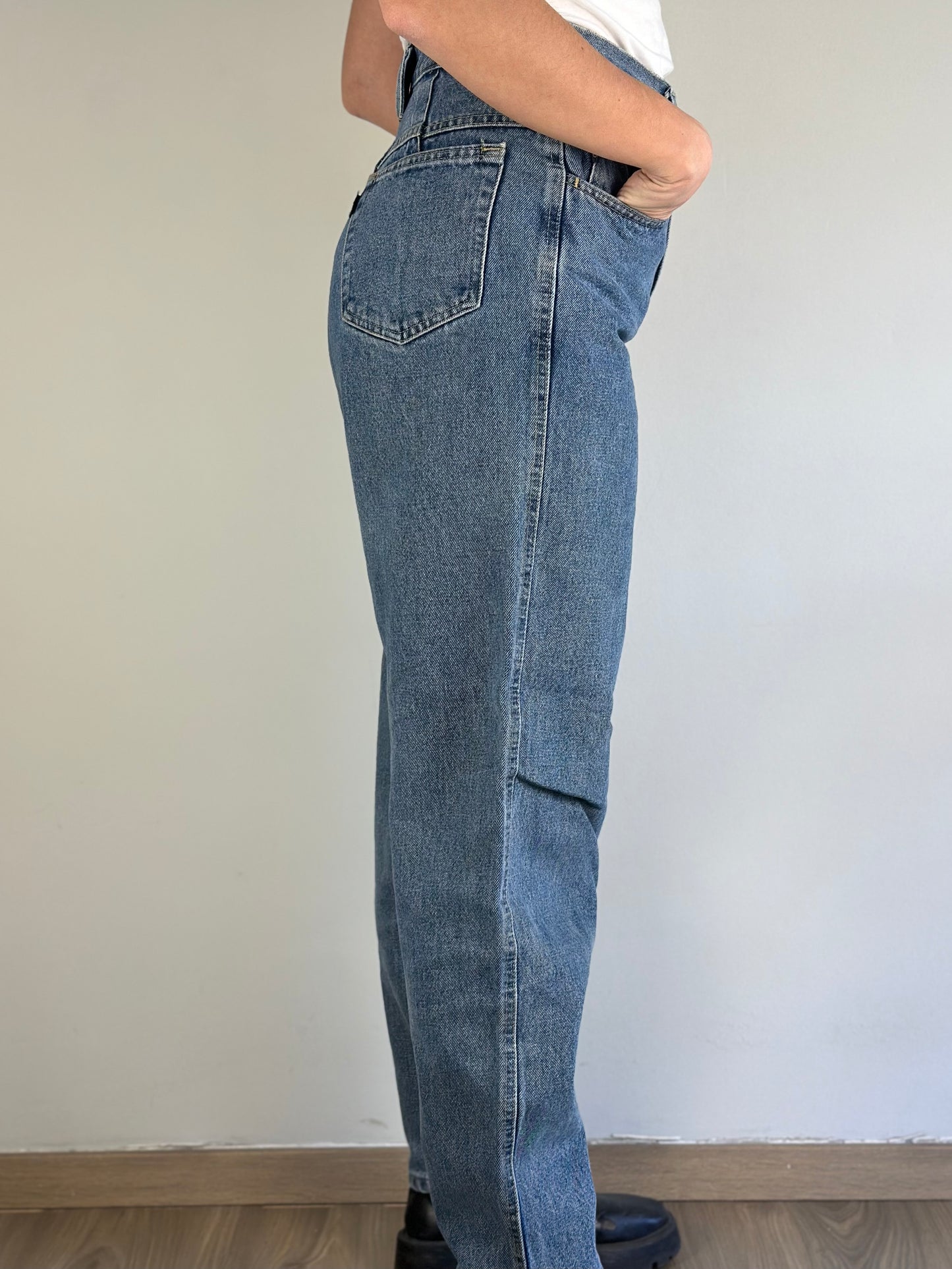 Vintage High Waisted Jeans