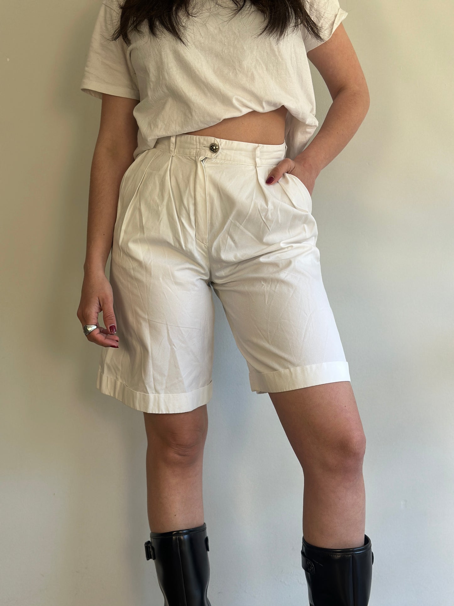 Vintage White Bermuda