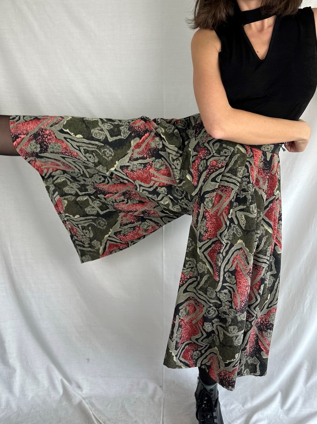 "Skirt" Pants with printed pattern