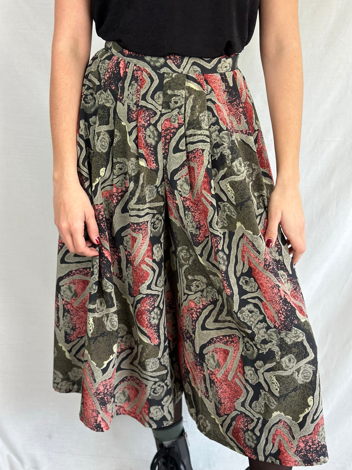 "Skirt" Pants with printed pattern