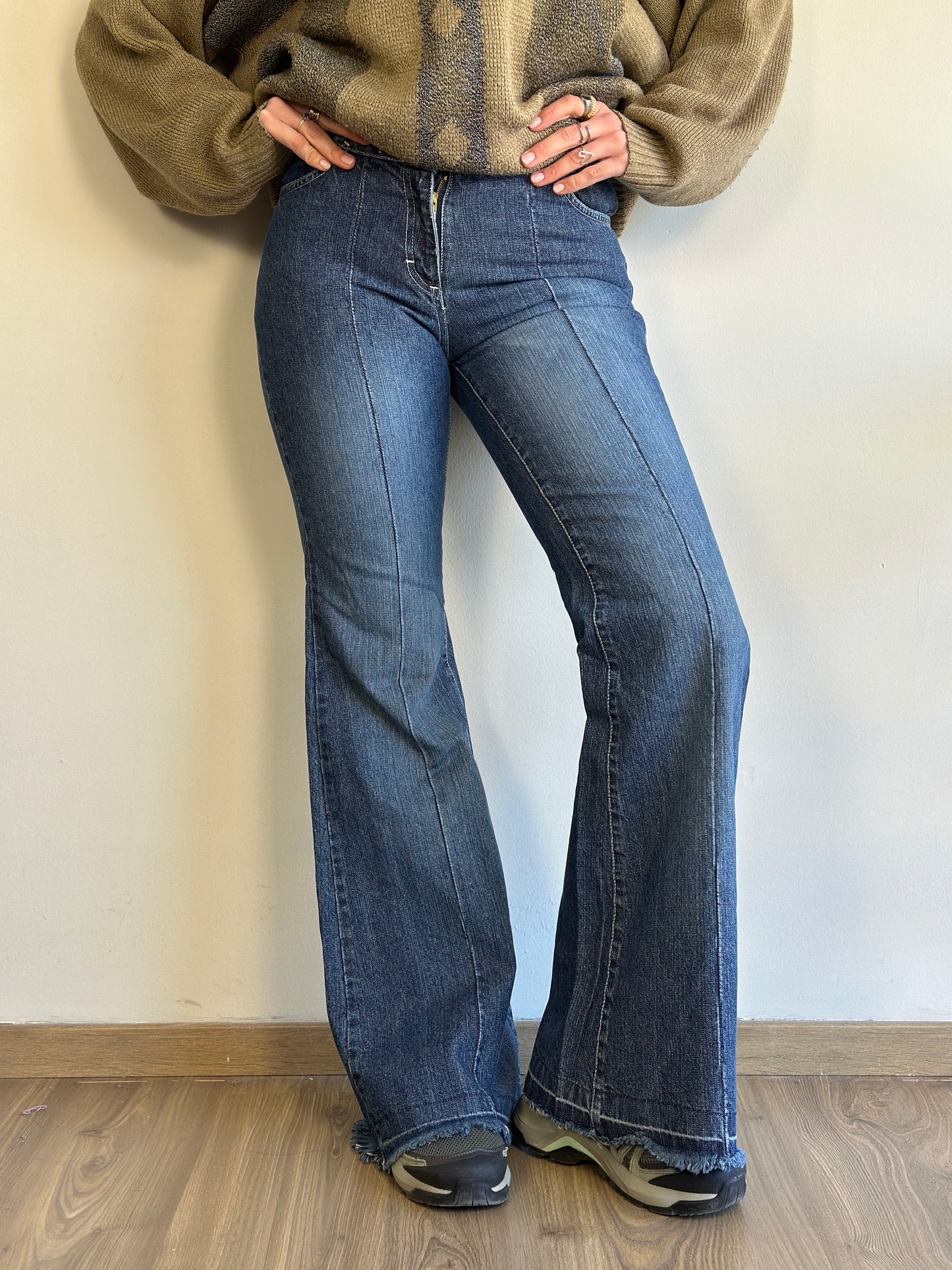 Low Waist Flare Jeans